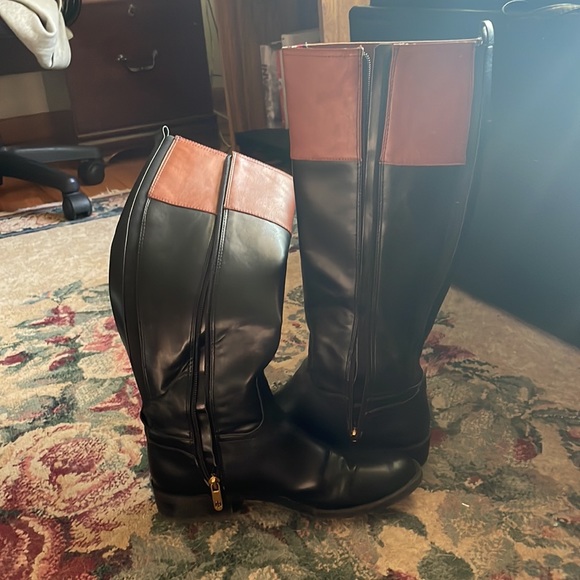 Like New Size 6.5 Tommy Hilfiger Boots - Picture 2 of 3